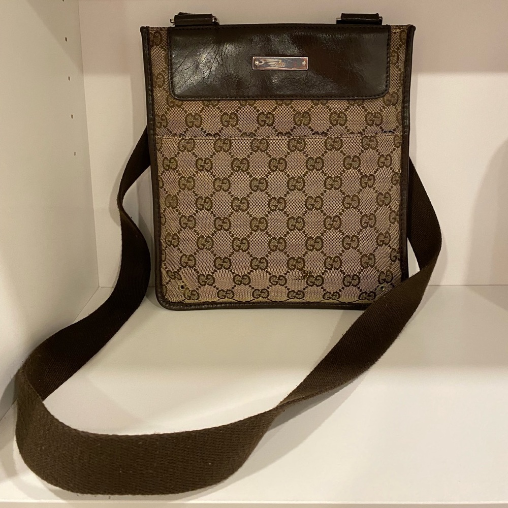 PRELOVED AUTHENTIC VINTAGE GUCCI CROSSBODY SLING BAG